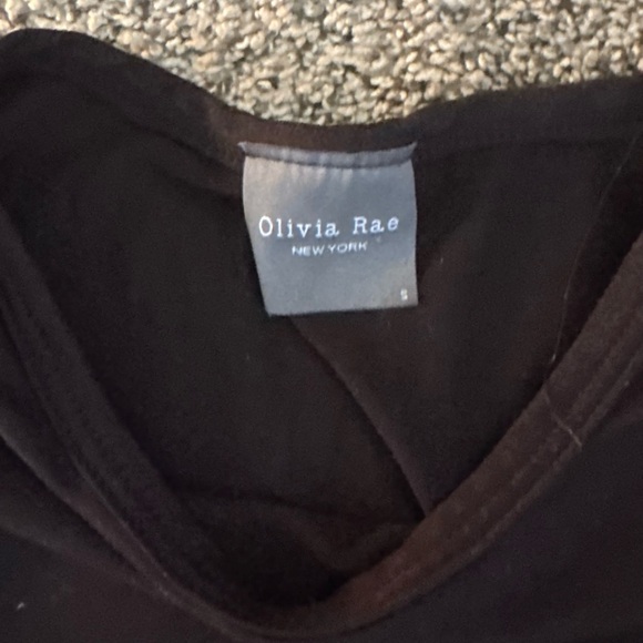 Olivia Rae Classic Black Top - Picture 3 of 3
